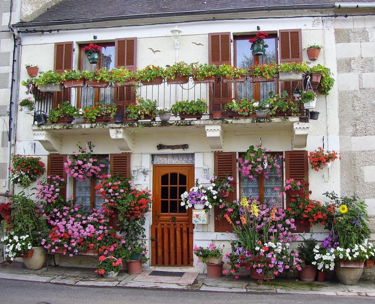 Jardinière en balcon fleuri